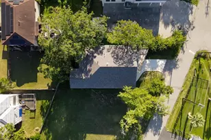 2113 Knollwood St, Kemah, TX 77565 - Photo 24