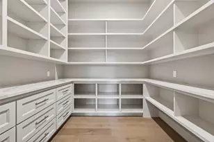 26 Valley Forge Dr, Houston, TX 77024 - Photo 14