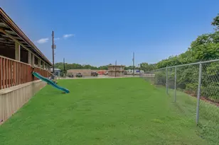 222 Kernohan St, Crosby, TX 77532 - Photo 6
