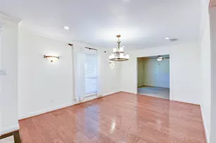 6754 Cindy Ln, Houston, TX 77008 - Photo 4