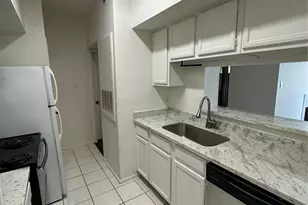 2025 Augusta Dr, Houston, TX 77057 - Photo 6