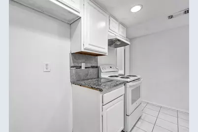 16238 Sierra Grande Drive, Houston, TX 77083 - Photo 10