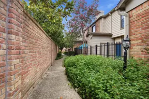 1201 McDuffie St, Houston, TX 77019 - Photo 4