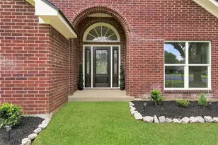 1002 Ransom St, Anahuac, TX 77514 - Photo 4