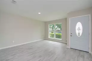 7902 La Roche Ln, Houston, TX 77036 - Photo 6