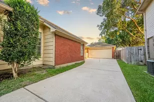4230 Torrey Creek Ln, Houston, TX 77014 - Photo 4