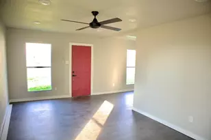 428 Van Molan St, Houston, TX 77022 - Photo 8