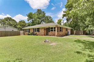 500 Smith St, Clute, TX 77531 - Photo 1
