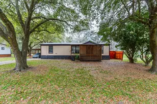 1722 Yorkshire Cir, Beaumont, TX 77713 - Photo 1
