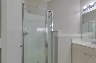 810 Forest Hillside Ln, Houston, TX 77067 - Photo 8