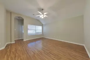 810 Forest Hillside Ln, Houston, TX 77067 - Photo 2