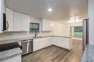 703 Ravensworth Dr, Conroe, TX 77302 - Photo 12