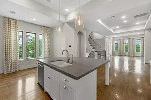 3709 Somerset Commons Ln, Houston, TX 77055 - Photo 10