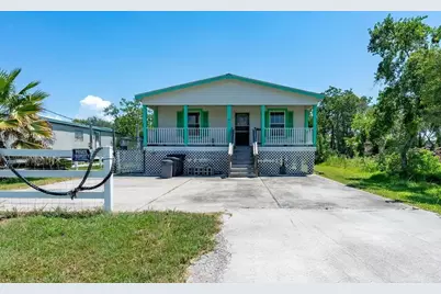 635 8th Street, San Leon, TX 77539 - Photo 1