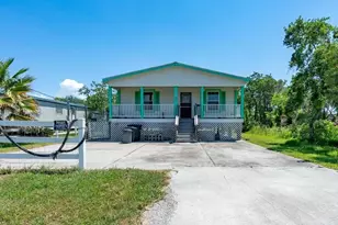 635 8th St, San Leon, TX 77539 - Photo 1
