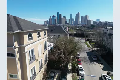 314 W Bell Street #203, Houston, TX 77019 - Photo 2