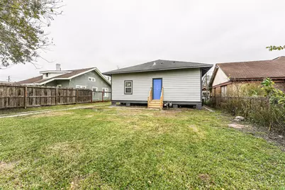 212 Clifton Street, Houston, TX 77011 - Photo 12