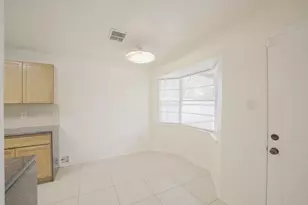 9811 Mango St, Houston, TX 77075 - Photo 10