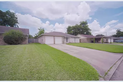 9811 Mango Street, Houston, TX 77075 - Photo 2