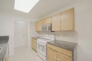 9811 Mango St, Houston, TX 77075 - Photo 12