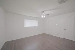 9811 Mango St, Houston, TX 77075 - Photo 16