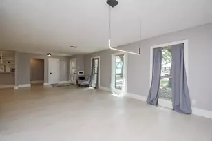 7618 Highmeadow Dr, Houston, TX 77063 - Photo 12