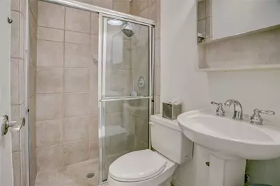 702 W Clay Street, Houston, TX 77019 - Photo 18