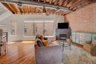 702 W Clay St, Houston, TX 77019 - Photo 2