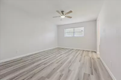 6034 Autumn Forest Drive, Houston, TX 77092 - Photo 20