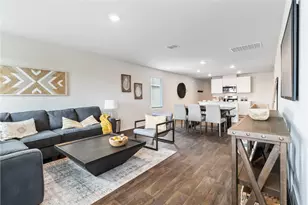 1017 Bluegill Ln, Alvin, TX 77511 - Photo 2