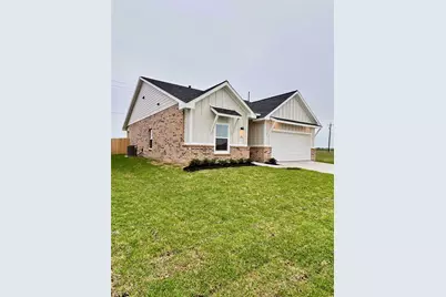 318 Cardinal Dr, Port Lavaca, TX 77979 - Photo 2