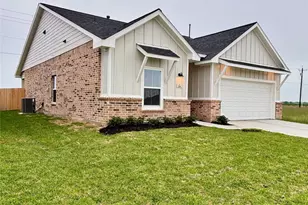 318 Cardinal Dr, Port Lavaca, TX 77979 - Photo 2