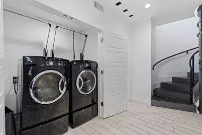 2025 Colquitt Street #A, Houston, TX 77098 - Photo 32