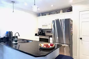 418 Garland Dr, Lake Jackson, TX 77566 - Photo 2