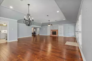 904 Holland St, Navasota, TX 77868 - Photo 14
