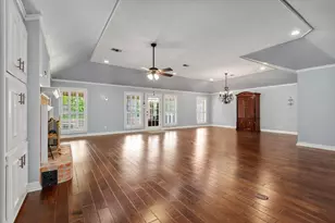904 Holland St, Navasota, TX 77868 - Photo 8