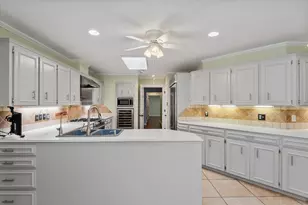 904 Holland St, Navasota, TX 77868 - Photo 16
