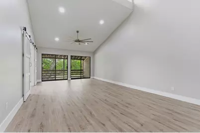 186 April Point Drive N, Conroe, TX 77356 - Photo 2