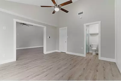 186 April Point Drive N, Conroe, TX 77356 - Photo 8