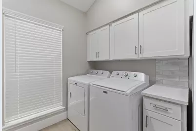 186 April Point Drive N, Conroe, TX 77356 - Photo 10