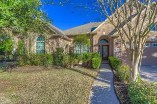 607 Overdell Dr, Sugar Land, TX 77479 - Photo 2