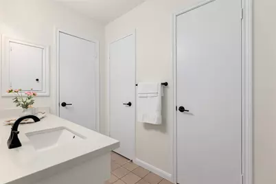 10626 Ivyridge Road, Houston, TX 77043 - Photo 22