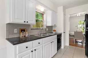 10626 Ivyridge Rd, Houston, TX 77043 - Photo 10