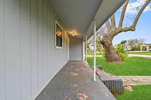 3421 3rd Ave N, Texas City, TX 77590 - Photo 2