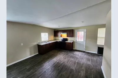 330 North Ann Street, Sour Lake, TX 77659 - Photo 4