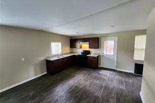 330 N Ann St, Sour Lake, TX 77659 - Photo 4
