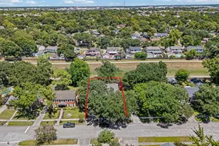 8306 Pine Falls Dr, Houston, TX 77095 - Photo 40