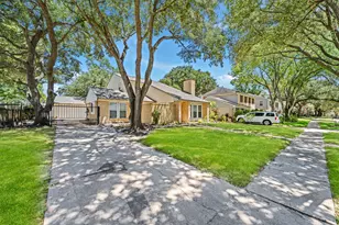 8306 Pine Falls Dr, Houston, TX 77095 - Photo 2