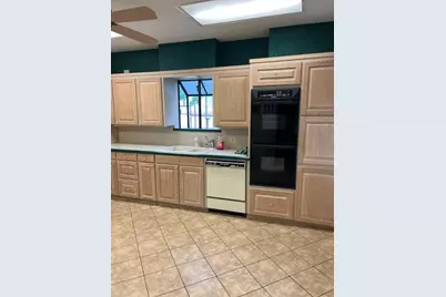 310 W Stewart Street, Willis, TX 77378 - Photo 8