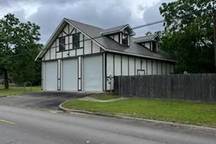 310 W Stewart St, Willis, TX 77378 - Photo 38